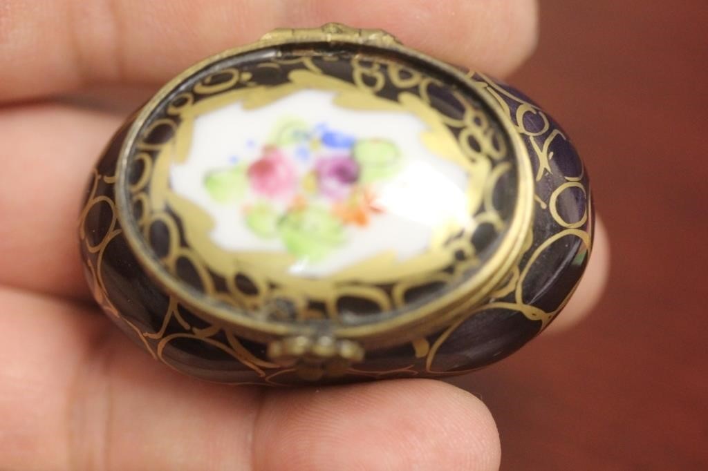 A Limoge Trinket Box