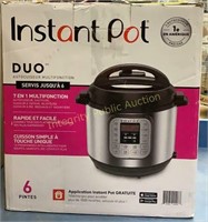 Instant Pot Duo Pressure Cooker 6 Qt *
