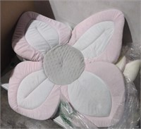 Blooming bath mat LOT for babies