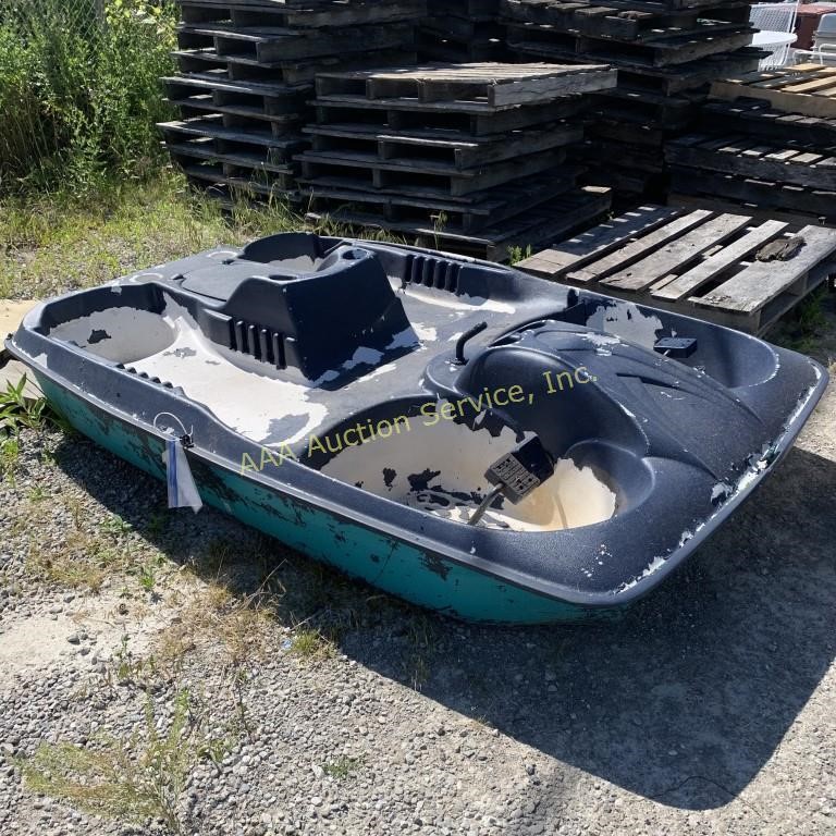 Paddle Boat, (4 passenger) has paint peeling,