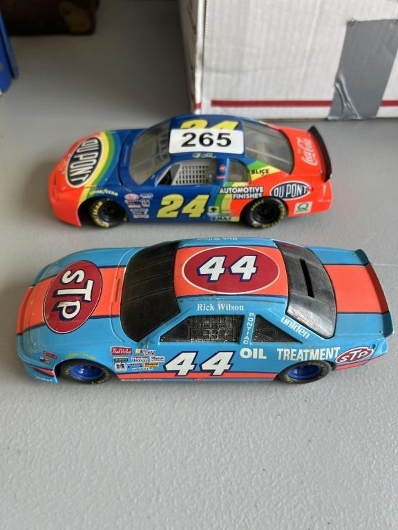 2 Diecast Cars/Petty & Gordon U234