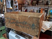 Vintage Rare Mountain Lake Bartlett Pears Crate