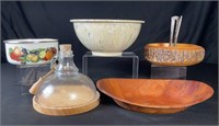 Vintage Bowls incl Texas Ware and Villa-Wood