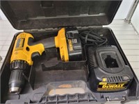 DEWALT 18V DRILL , CHARGER AND BATTERY