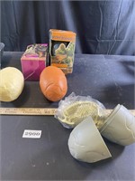 Dinosaur Egg Toys Filled with "Bones"