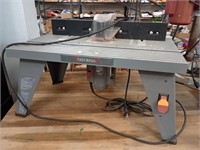 Small router table