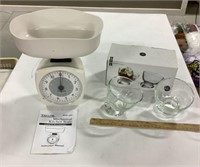 Kitchen scales & dessert cups
