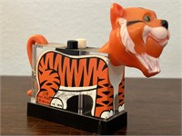 1974 Tony the Tiger Kellogs Push Button Salt & Pep