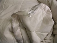 Thin Queen Comforter
