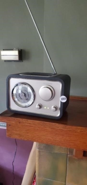 Crosley radio