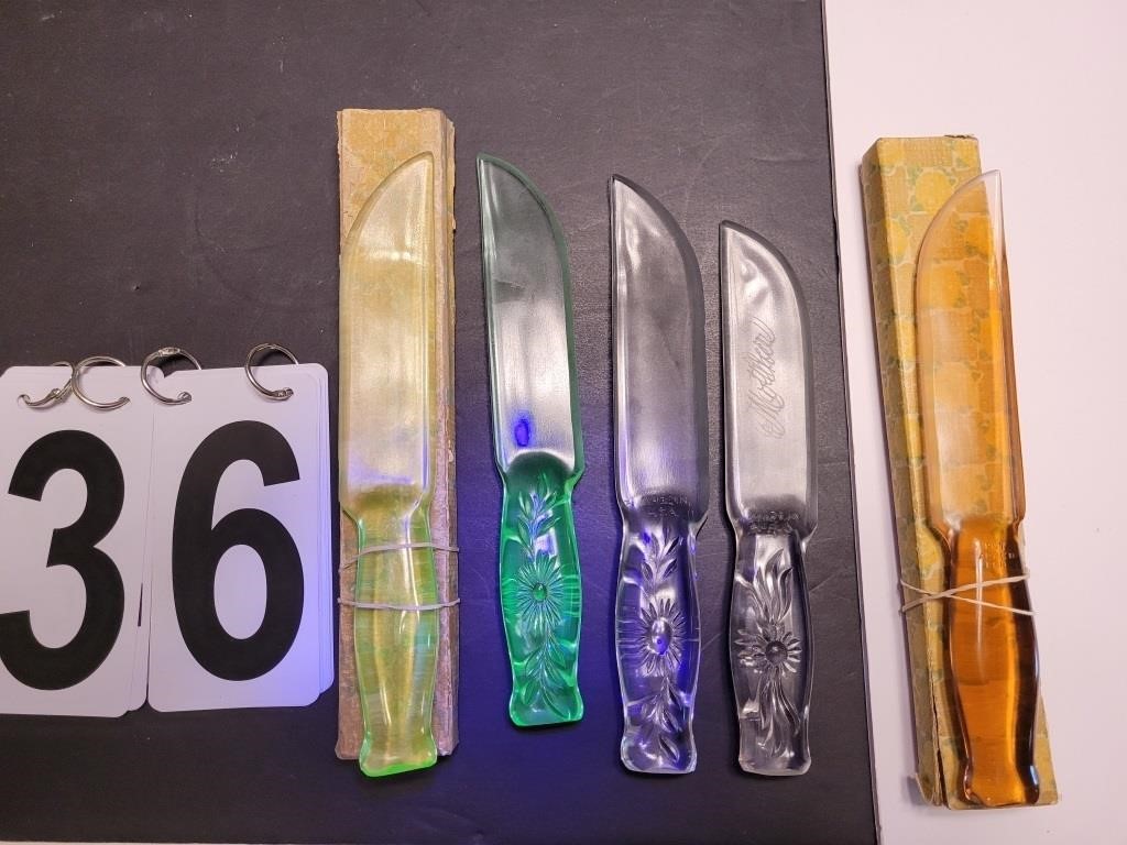 Glass Knives 2 W/ Boxes ~ 3 No Box (2 Clear ~ 2