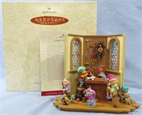 HALLMARK KEEPSAKE SANTA'S TOY SHOP *1996