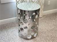 ACCENT TABLE