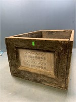 Primitive wooden box 22 x 14