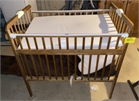 Gerry Wooden Crib, 40x26x42in
