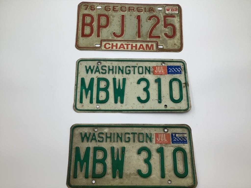 VINTAGE LICENSE PLATES