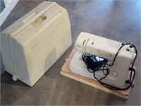 Kenmore - Sewing Machine W/Case