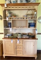 Broyhill Hutch Cabinet & Shelves