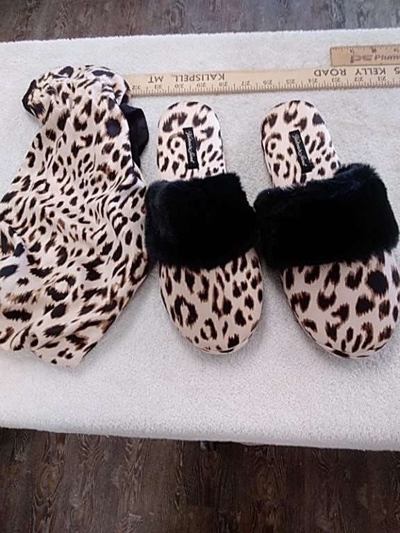 Victoria's Secret Leopard print slippers