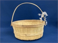Fruit Basket with handle, 15 1/4”x7 1/4”