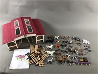 Schleich Horse Stable w/ Horses & Accs