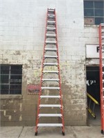 Featherlite 16' Step Ladder