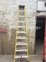 Featherlite 10' Step Ladder