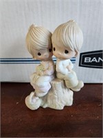 1976 Enesco figure Love One Another