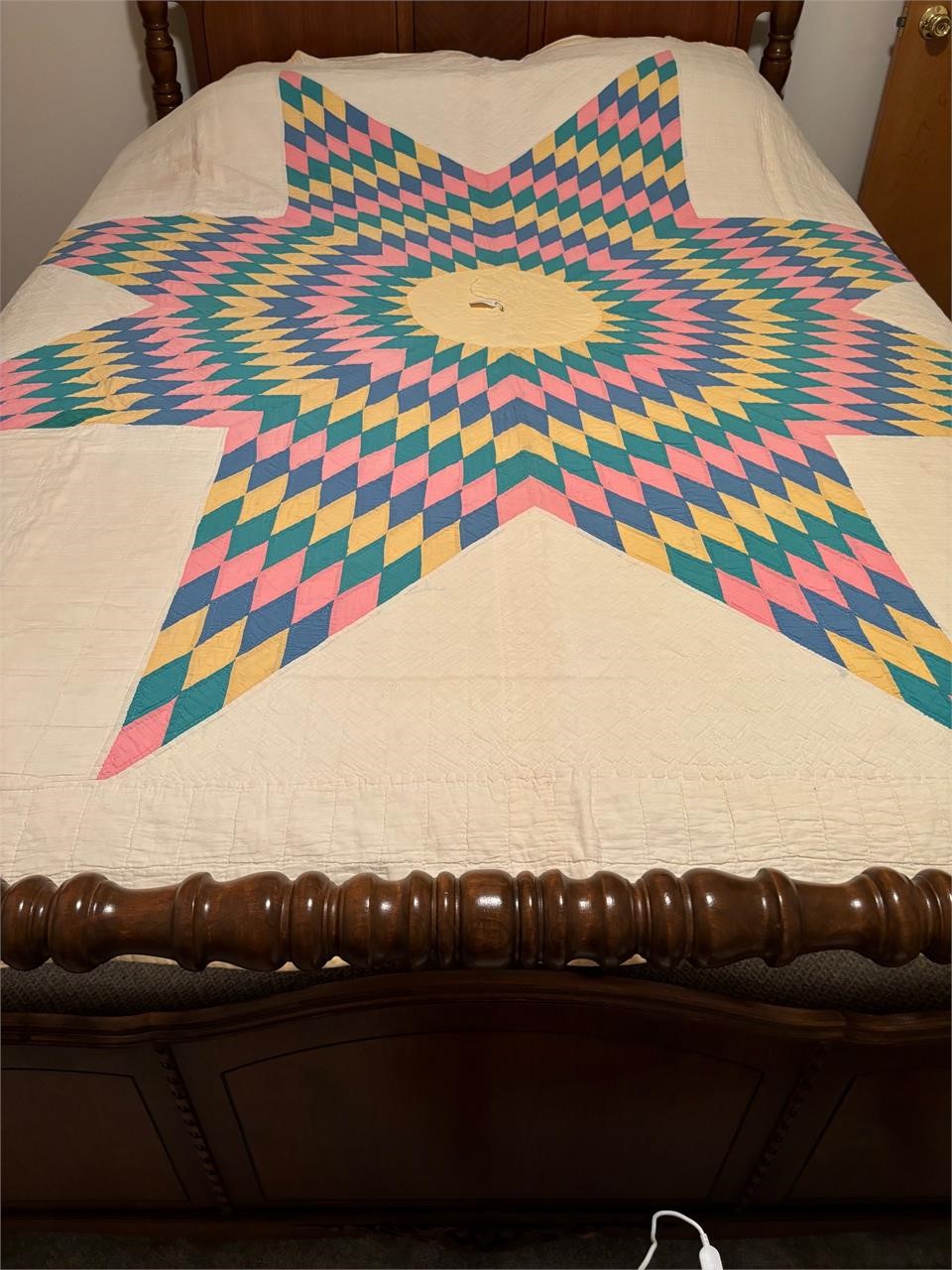 Quilt - Q/K “Star/ Sunburst” Pattern