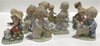 Various vintage homeco porcelain figurines
