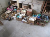 Lot: Hardware / Quincaillerie B