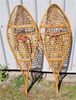 BASTIEN SNOW SHOES VILLAGE HURON QUEBEC