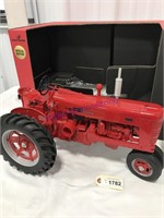 ERTL Farmall 400, NF 1/8 scale tractor
