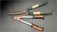 Garden loppers and shears