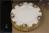 Set of 8 Royal Albert Dinner Plates