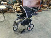Graco jogging stroller with pump