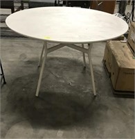 ROUND TOP TABLE