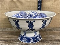 Blue oriental bowl w/ matching carpet balls