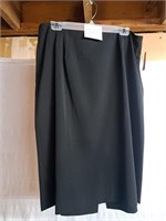 Ladies Skirt NWT