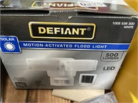 DEFIANT SOLAR FLOOD LIGHT RETAIL $70