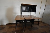 4- School Desks
