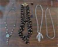 4 VINTAGE COSTUME JEWELRY NECKLACES INCLUDES 2