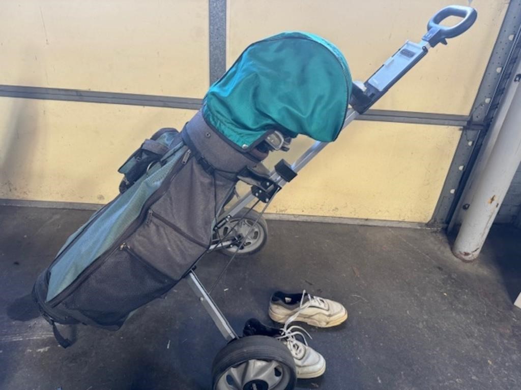 Dunlop Golf Clubs w/ like new pull cart & shoes