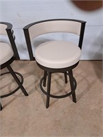 Quality bar chair, swivels