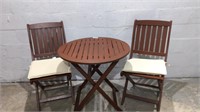 2 Folding Chairs w Folding Table M9A