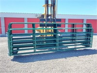 10-16ft Green Panels & 4-16ft Green Gates