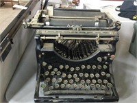 VINTAGE TYPEWRITER