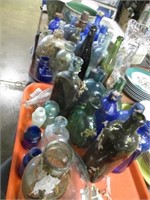 2 TRAYS EARLY COLORED BOTTLES