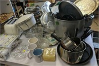 Kitchen Items. Pots Pans, Toaster Etc