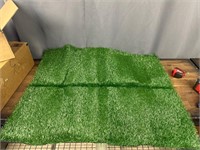 31.5” x 39” artificial grass mat